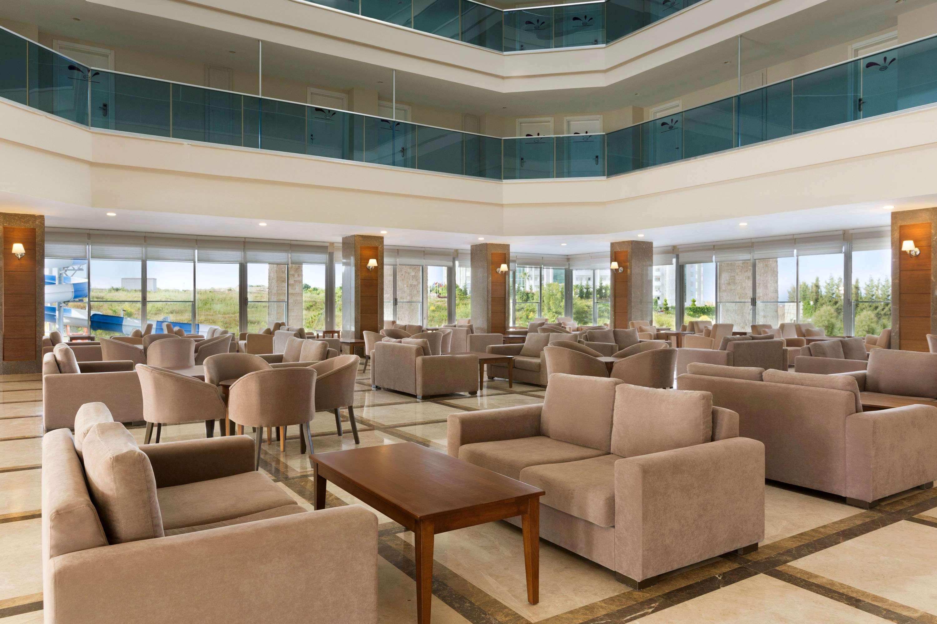 Ramada 4* Side