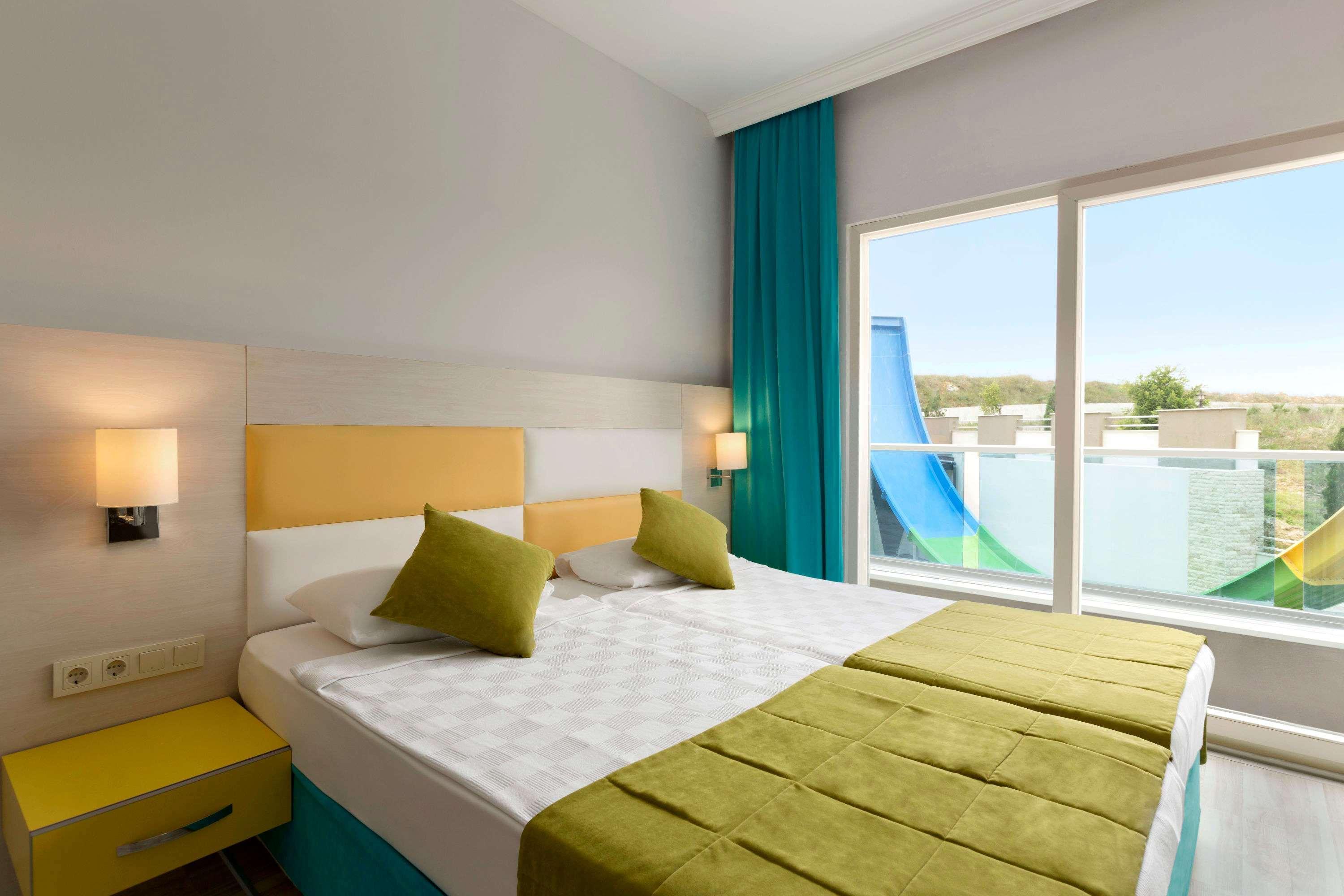 Hotel Ramada Side