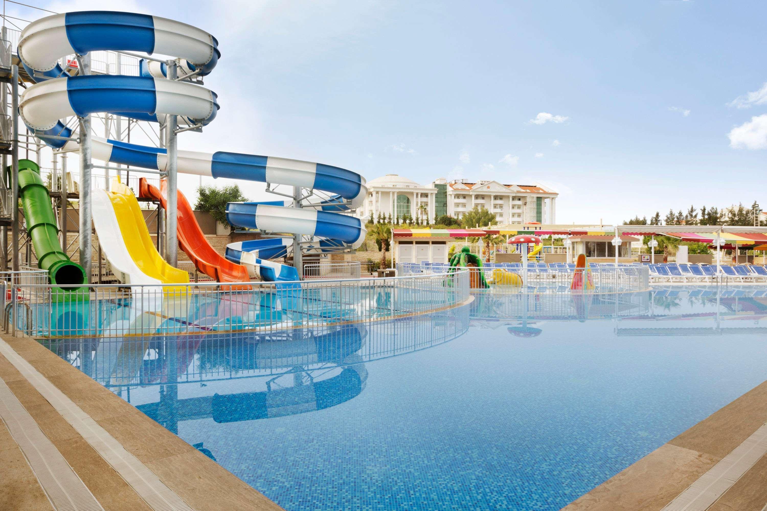 Hotel Ramada Side